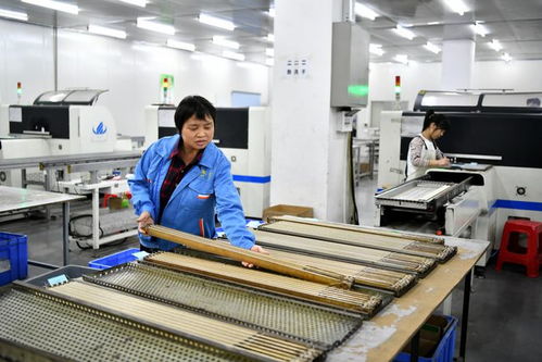 社會(huì) 1 江西上猶 光電科技產(chǎn)業(yè)穩(wěn)就業(yè)助脫貧