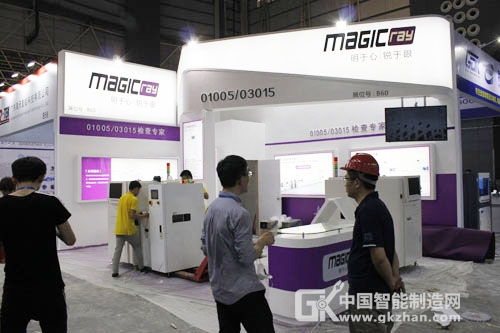 第二屆中國(guó)手機(jī)制造技術(shù)自動(dòng)化展盛大開(kāi)幕 光電科技引領(lǐng)智能制造新浪潮